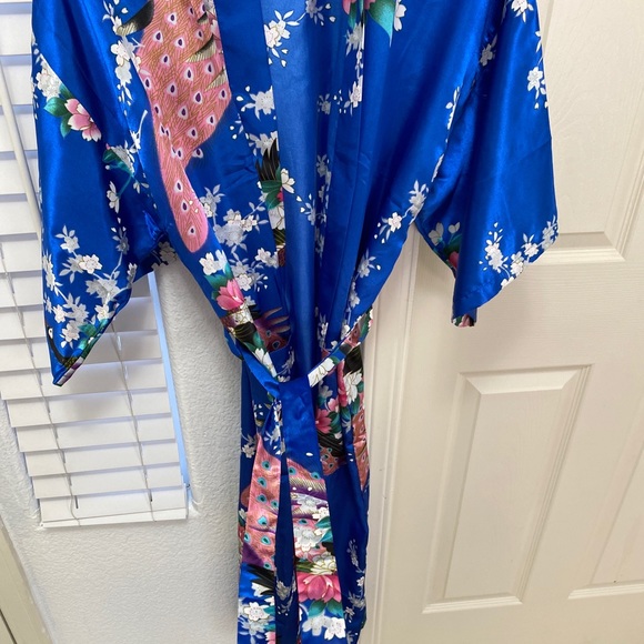 Japanese kimono with robe belt NWT - Picture 4 of 7